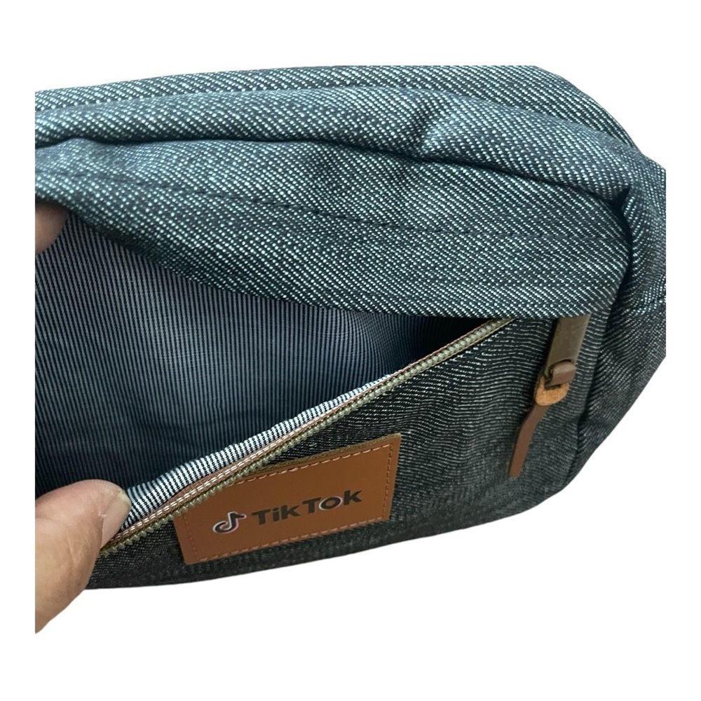 ✨🆕 and Never Been used TikTok Toiletry bag - Picture 2 of 5